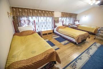 Фото номера Стандартный трехместный номер Гостевой дом Eco House г. Ош 14