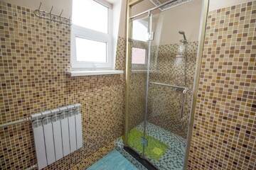 Фото номера Двухместный номер с 2 отдельными кроватями Гостевой дом Eco House г. Ош 9