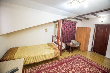 Фото номера Двухместный номер с 2 отдельными кроватями Гостевой дом Eco House г. Ош 4