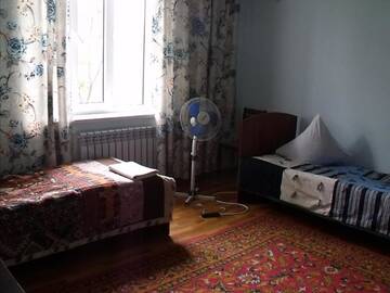 Фото номера Стандартный трехместный номер Хостелы Hostel Visit Osh г. Ош 3