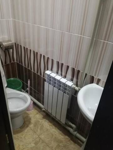 Фото номера Бюджетный двухместный номер с 2 отдельными кроватями Хостелы Hostel Sulaiman-Too г. Ош 5