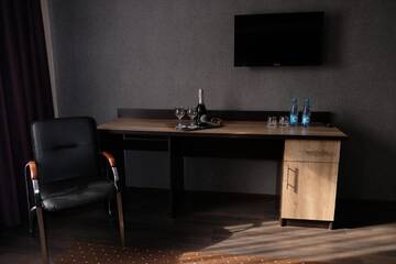 Фото номера Большой двухместный номер с 1 кроватью Отель ORIENT г. Ош 4