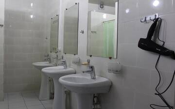 Фото номера Кровать в общем номере для мужчин с 4 кроватями Хостелы Park Hostel Osh г. Ош 8