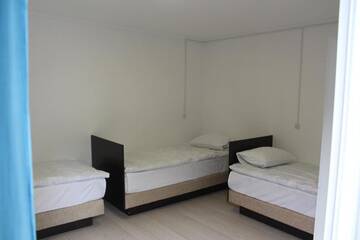 Фото номера Кровать в общем 4-местном номере для мужчин и женщин Хостелы Park Hostel Osh г. Ош 2